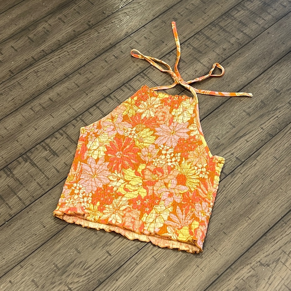 Billabong Halter Top sz S smocked EUC Feels Like Summer